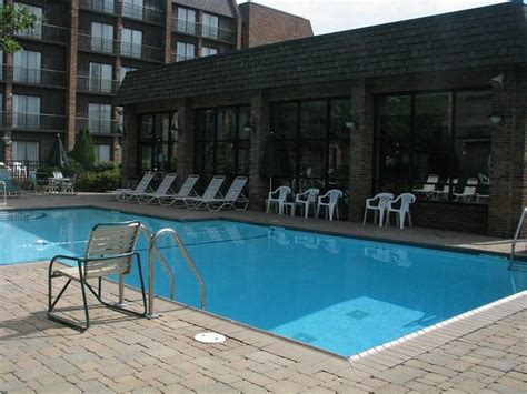 RIT Inn & Conference Center Pool: Pictures & Reviews - Tripadvisor