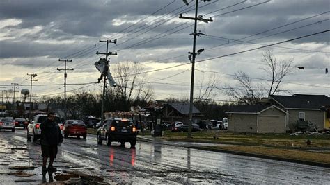 Clarksville, Tennessee, tornado: 3 dead, 23 injured, curfew in place