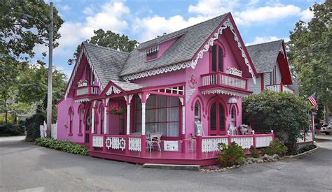 That pretty pink house on Martha's Vineyard has hit the market