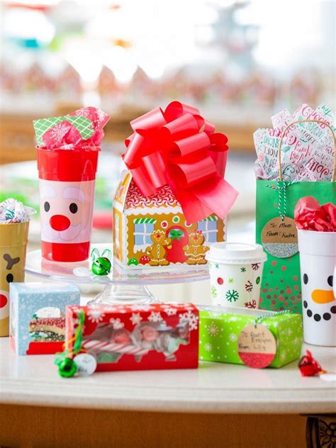 15+ Best Christmas Gift Basket & Door Drop Ideas | Fun365