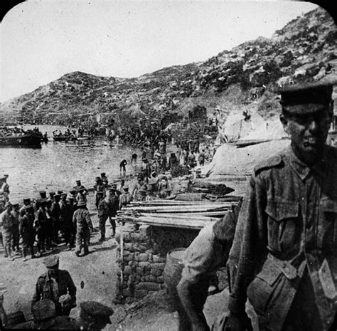 Photograph of soldiers landing at Anzac Cove, Gallipoli | naa.gov.au