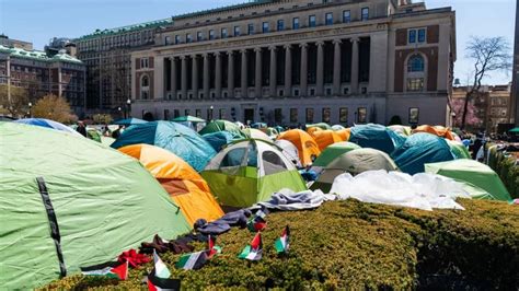 Columbia University protesters occupy hall on campus after defying ...