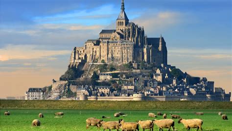 The 7 Best Mont Saint Michel Tours From Paris [2024 Reviews] | World ...