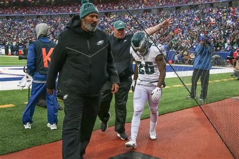 Eagles’ Miles Sanders says shoulder injury X-rays were negative, and he ...