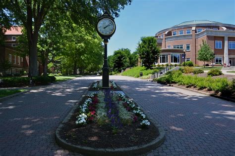 Marietta College Campus | This attractive clock sits in an o… | Flickr