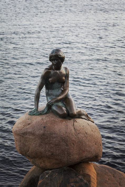 Copenhagen mermaid statue editorial stock image. Image of december ...