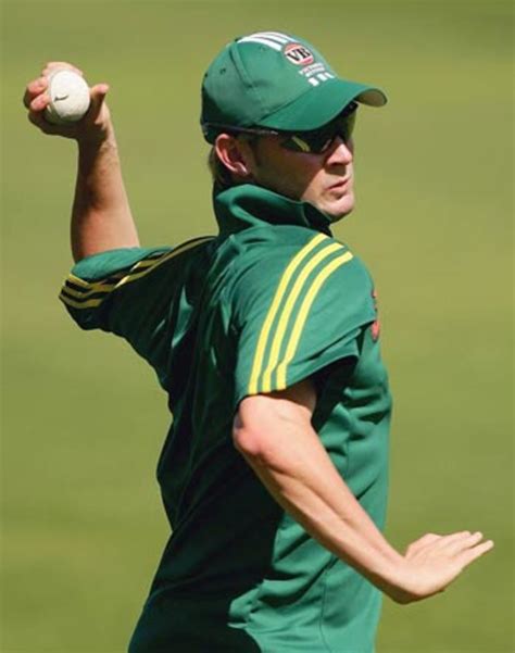 Michael Clarke does his fielding drills | ESPNcricinfo.com