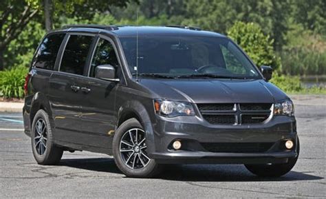 Dodge Grand Caravan Features and Specs