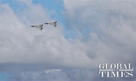 Two J-20 jets wow audiences with wonderful aerial display on PLA Air ...