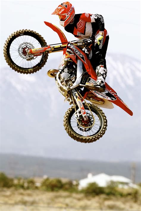 Honda CR125 Photos, Informations, Articles - Bikes.BestCarMag.com