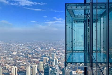 Willis Tower Skydeck Early Access Ticket with Breakfast 2024 - Chicago