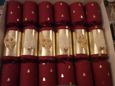 HANDMADE LUXURY CHRISTMAS CRACKERS CONTAINING THORNTONS CHOCOLATES | in ...