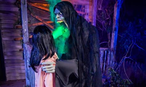 Spirit Halloween's 6-Foot "Harvester of Souls" Animatronic is One of ...