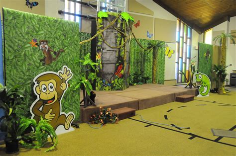 Jungle Safari VBS decorating ideas | VBS | Pinterest