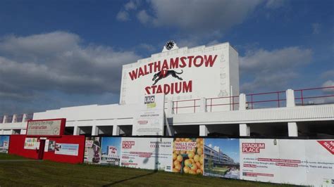 Walthamstow Stadium site development: Residents told to move out - BBC News