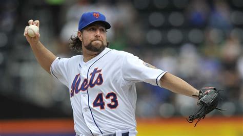 R.A. Dickey wins 19th as Mets beat Marlins - Newsday