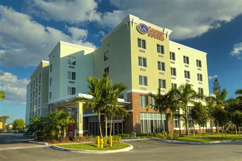 Comfort Suites Miami Airport North - Travelers Hotel Group