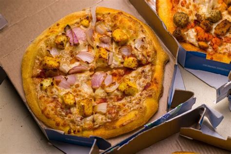 Domino's Pizza Crust: A Guide to Their Different Types - Pizzaware