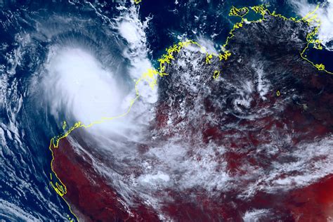 Cyclone Ilsa: NW Australia braces for strongest storm in decade | The ...