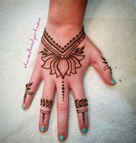 Lotus henna | Stained Body Art Henna Mehndi, Bridal Mehndi, Henna Hand ...