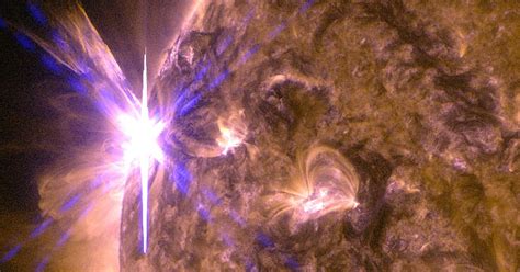 Sun emits huge solar flare, burst of plasma - CBS News