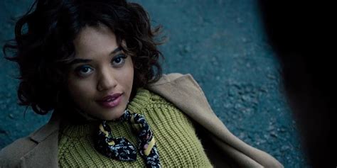 The Flash Movie: 6 Things To Know About Iris West And Kiersey Clemons ...