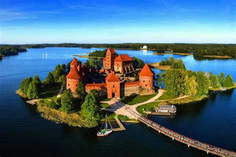 Trakai Island Castle, Lithuania (with Map & Photos)