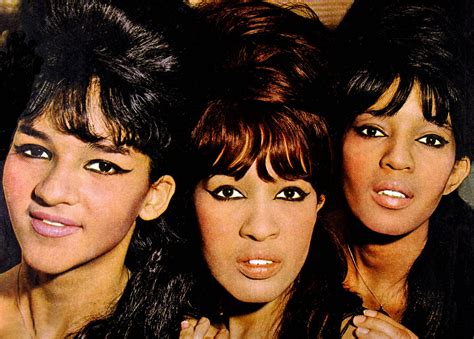 The Ronettes - Holiday Songs | Max Fm 95.8 Maximum Music