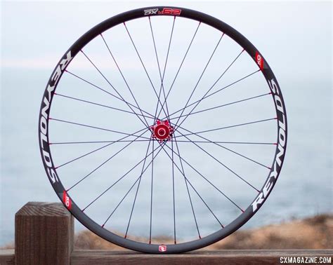 Reynolds Cycling adds 2014 carbon tubular, tubeless and disc brake ...