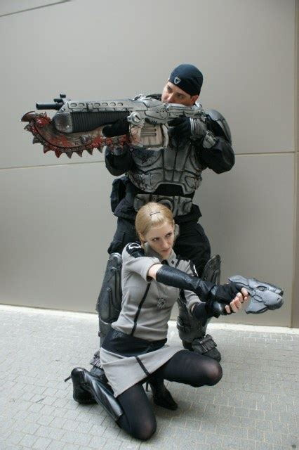 Marcus Fenix and Anya Stroud Gears of War Cosplay [pics] | Fanboy Fashion