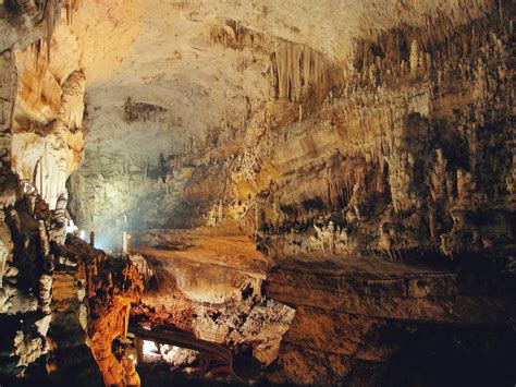 10 Famous Underground Caves in the World (with Map & Photos) - Touropia