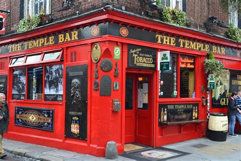 The Temple Bar, Dublin, Ierland | Dublin ireland photography, Temple ...