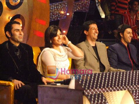 Raveena, Salim, Sulaiman at Saas Vs Bhau on location in Powai on 5th ...