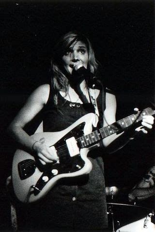 Female Guitar Players Are the New Black: An Interview with Marnie Stern ...