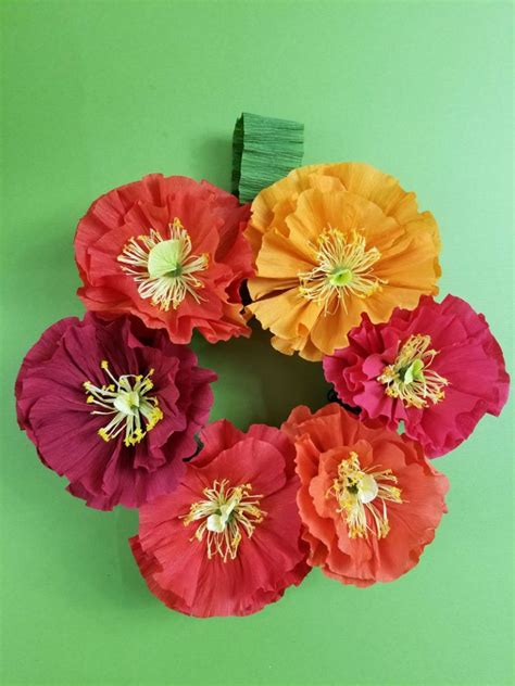 Paper Flower Wreath - Crepe Paper Icelandic Poppies * Moms and Crafters