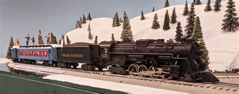 The Polar Express train set from Lionel in O gauge - Trains