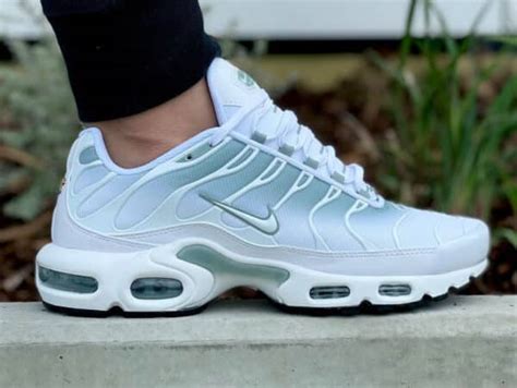 Nike Air Max Plus TN1 Mica Green dégradé vert pâle DZ3670-100