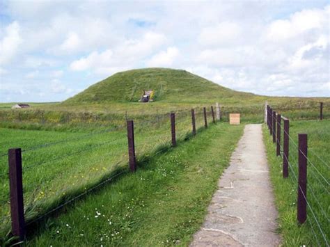 Maeshowe | Ancient ruins, Orkney islands, Neolithic village