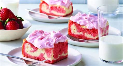 Strawberry Love Cake - Valerie Bertinelli | Delicious cake recipes ...