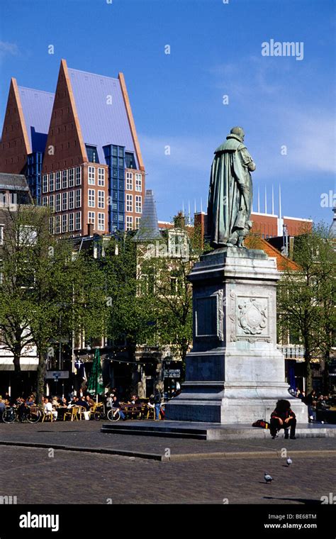 Statue of William of Orange, Willem van Oranje on Plein Square, in ...