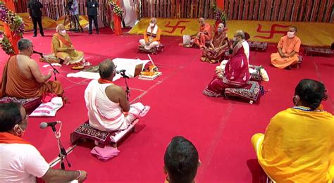 Narendra Modi: PM performs Bhoomi Pujan at 'Shree..