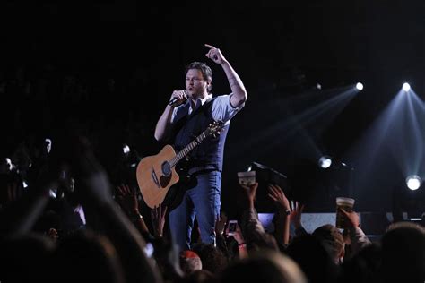 Blake Shelton performs at Huntington Center - The Blade