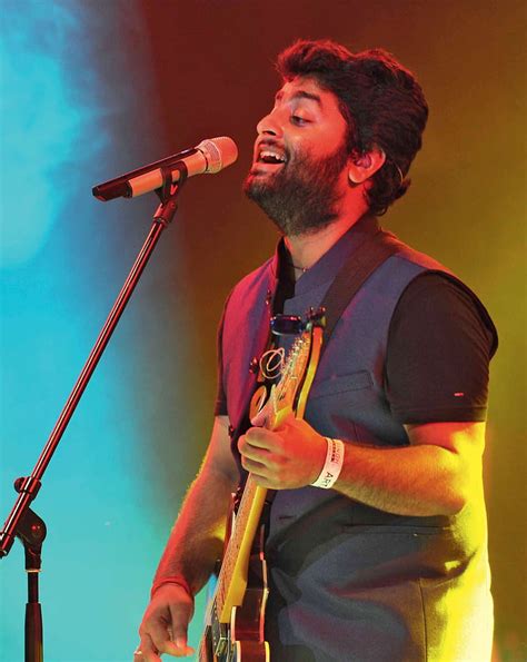 Arijit Singh's Team Refutes Reports Of Fans Getting Injured During His ...