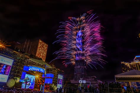 A look inside the Taipei 101 New Year's Eve fireworks show as it goes ...