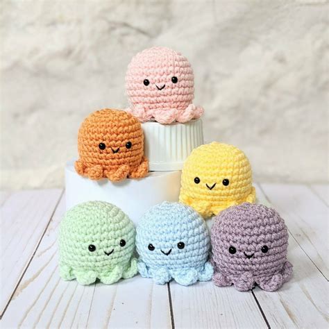 CROCHET PATTERN: Baby Octopus, Stuffed Amigurumi Plush Toy | BabyCa...