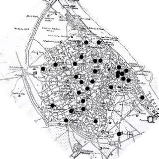 The changing plans of Mosul old city, a) Mosul in 1700 A.D. b) Mosul in ...