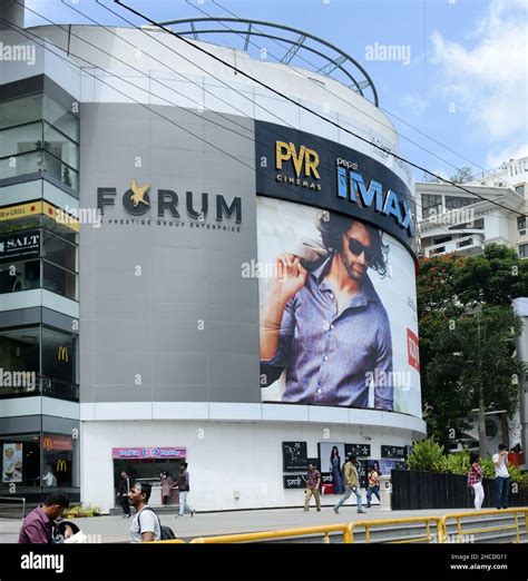 Forum mall fotografías e imágenes de alta resolución - Alamy