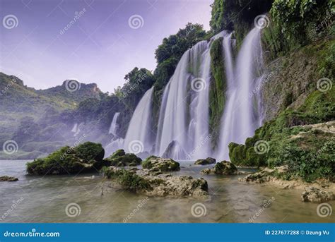 Ban Gioc - Detian Waterfall in Cao Bang, Vietnam Stock Photo - Image of ...