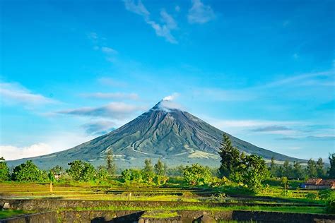 Mount Mayon: Facts and History - WorldAtlas