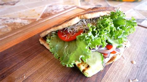 Grilled Veggie Flatbread Sandwich - V & GF | Sándwich de Pan Plano de ...